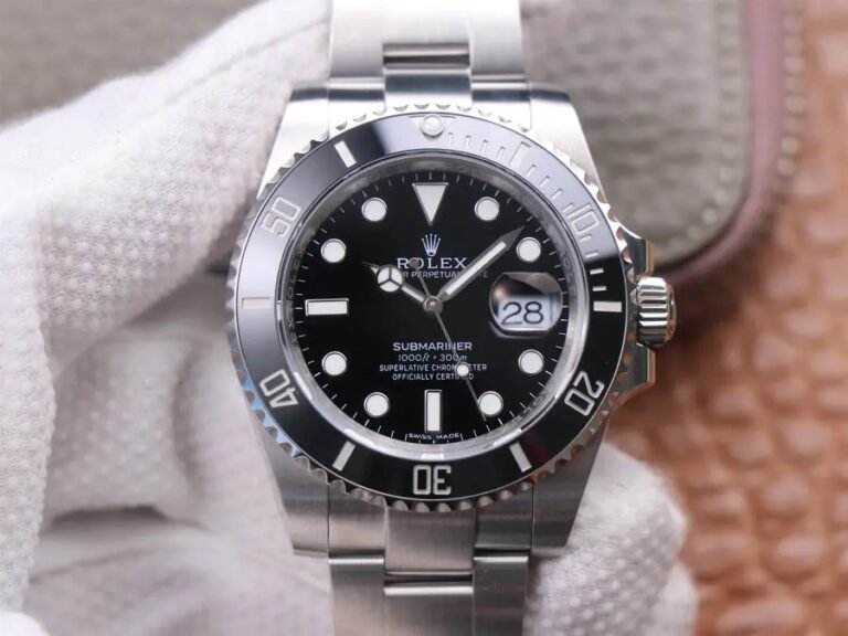 40mm R0lex Submariner Black with Date