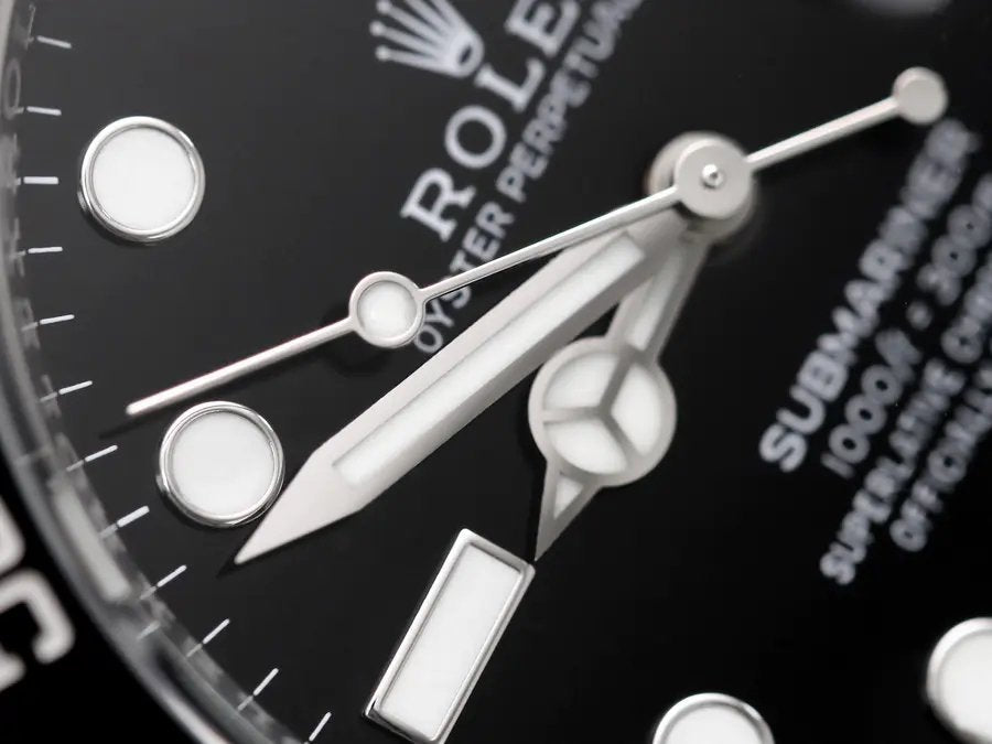 40mm R0lex Submariner Black with Date
