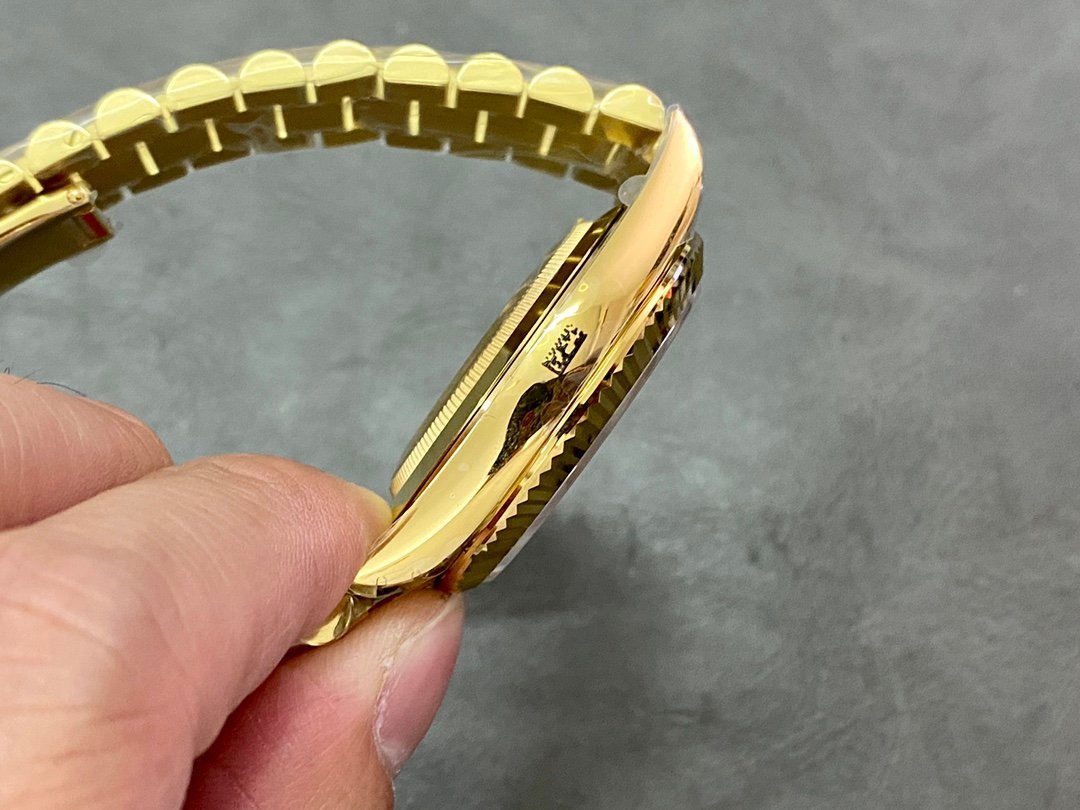 40mm Daydate R0lex Gold Black Dial