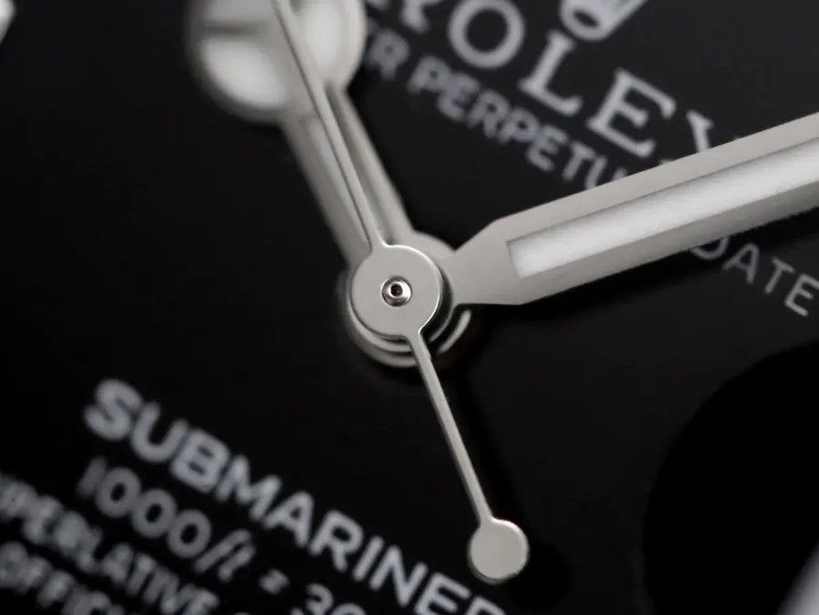 40mm R0lex Submariner Black with Date