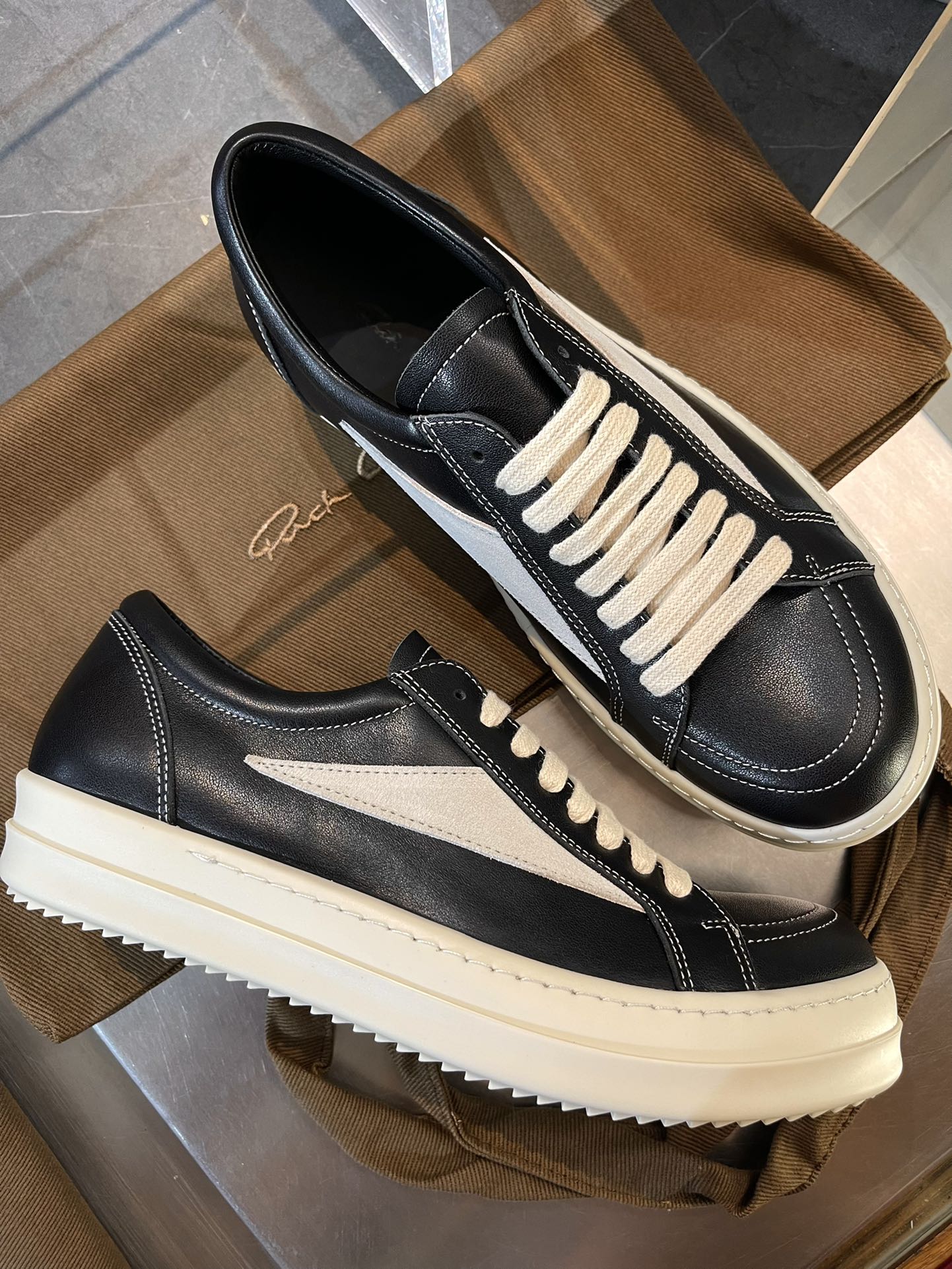 R*1ck 0*W3ns Low Sneaker Black